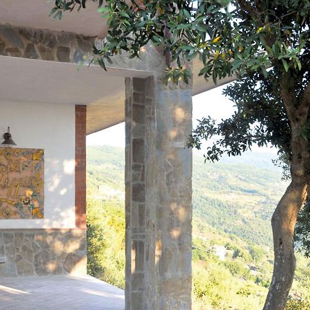 Maison d'hôtes Casale Il Gheppio à Laureana Cilento Extérieur photo
